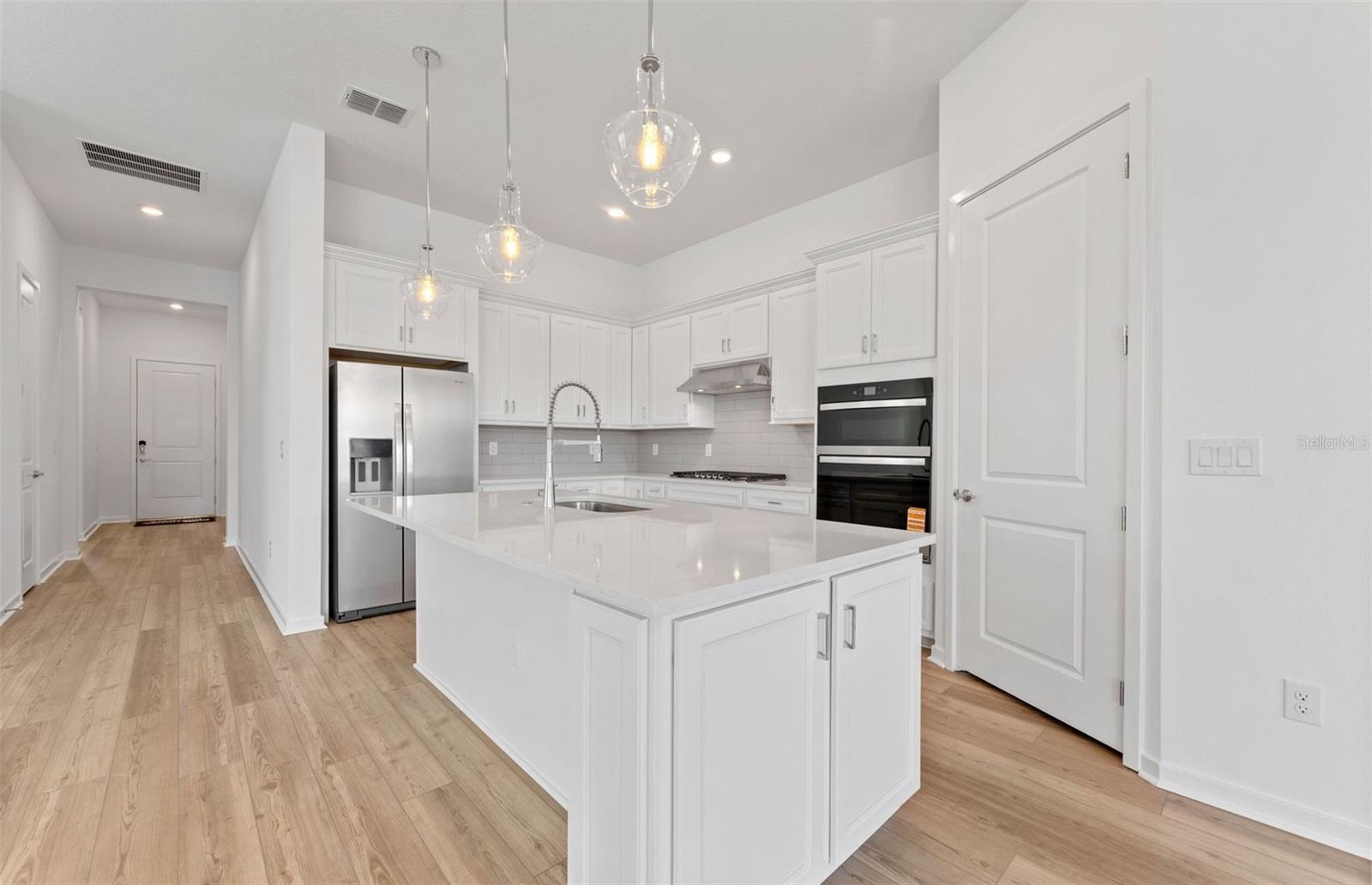 Stylish Built-in Kitchen