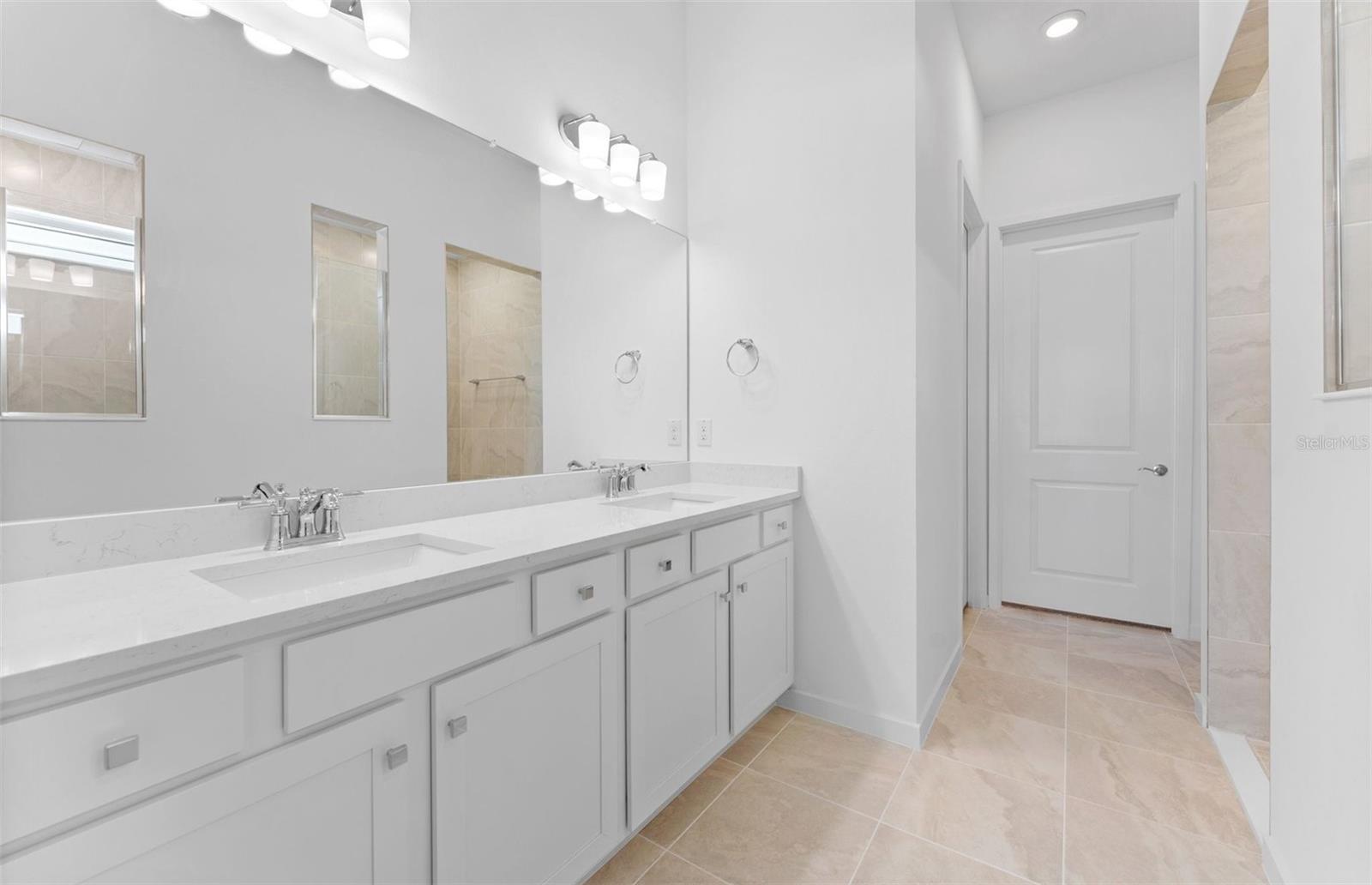 Owner's Bath w/Dual Sinks