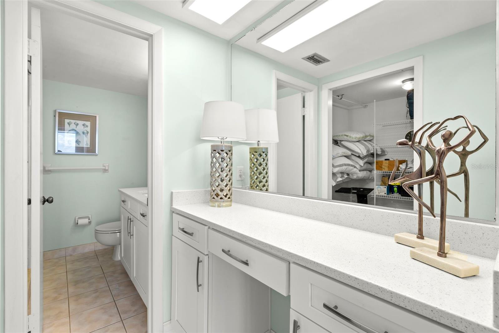 Dressing area to bedroom 2 and wlalk in closet