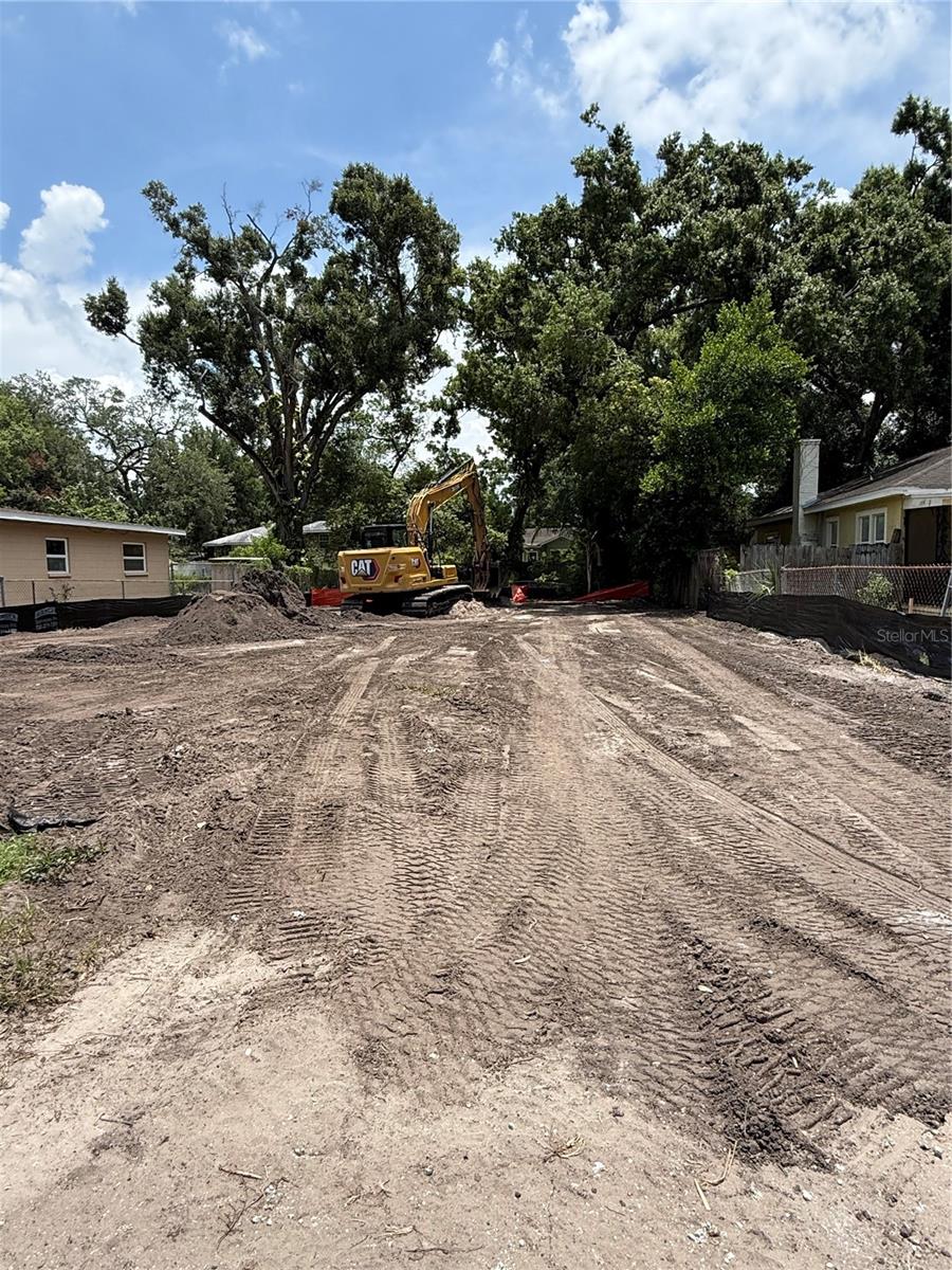 Deep homesite with mature shade