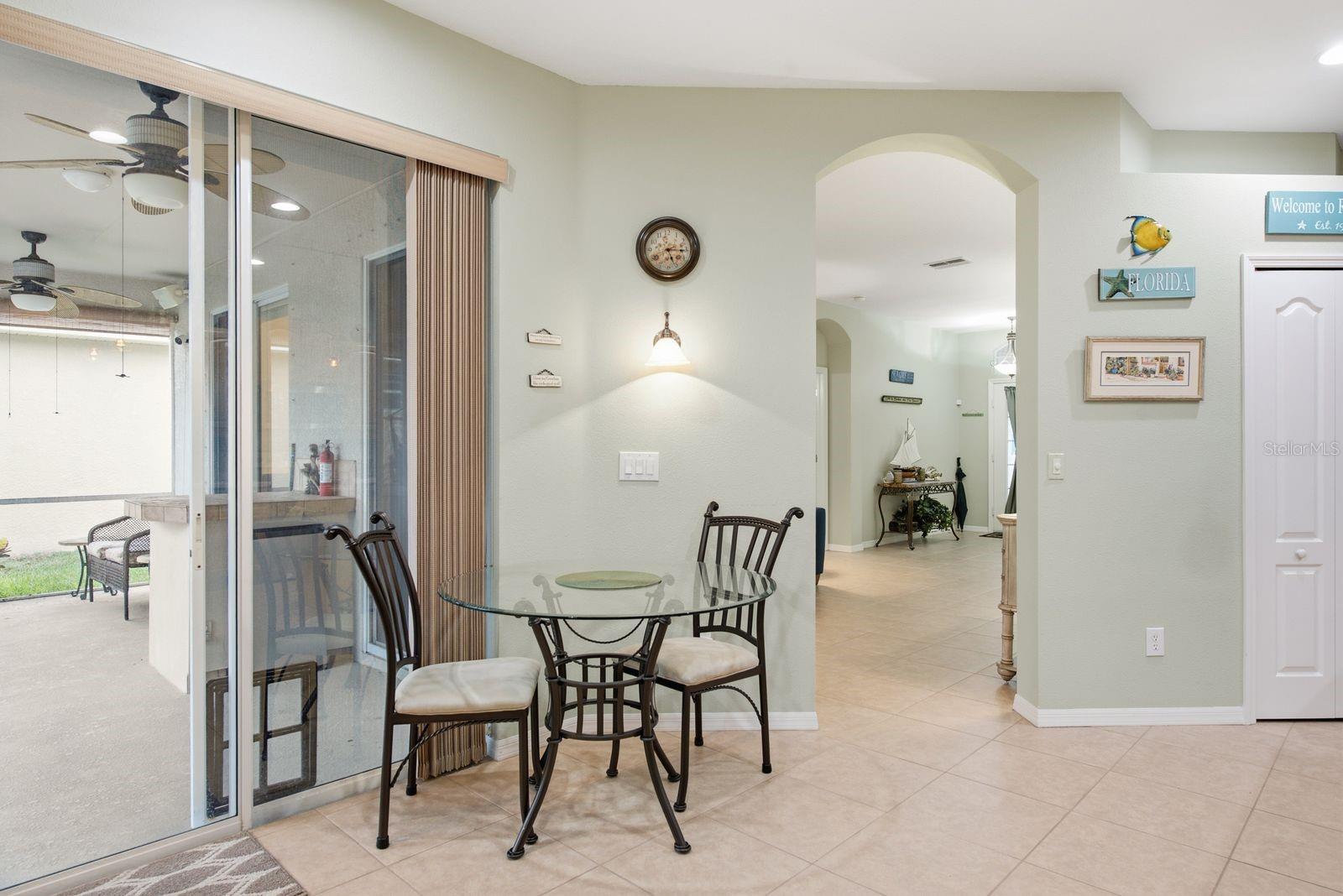 Kitchen dinette