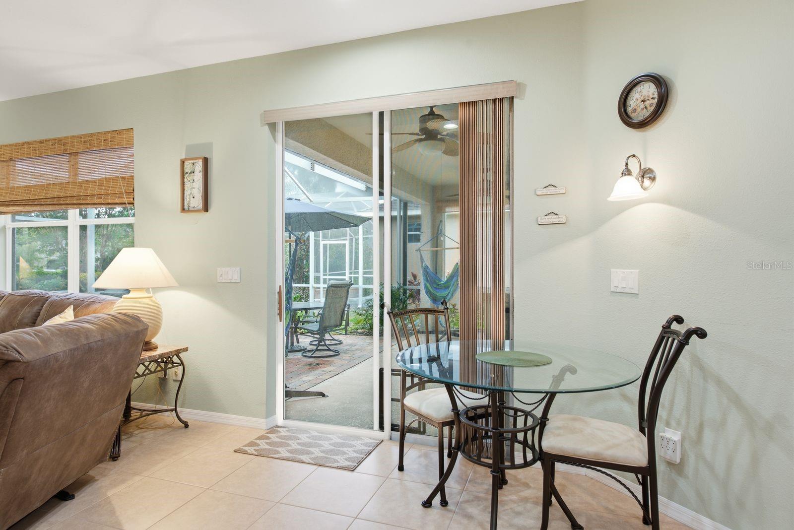 Kitchen dinette