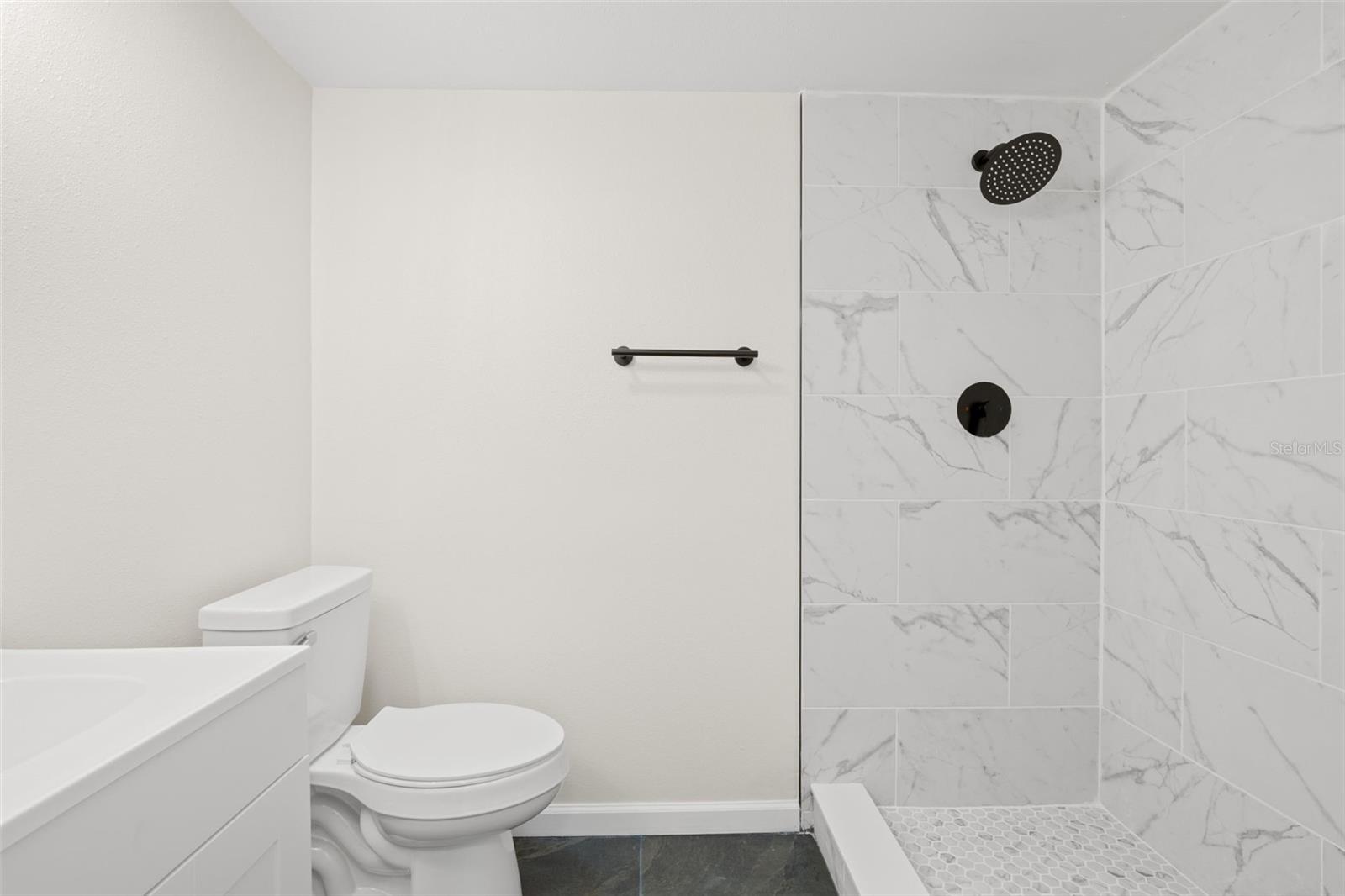 Primary En-suite Bath