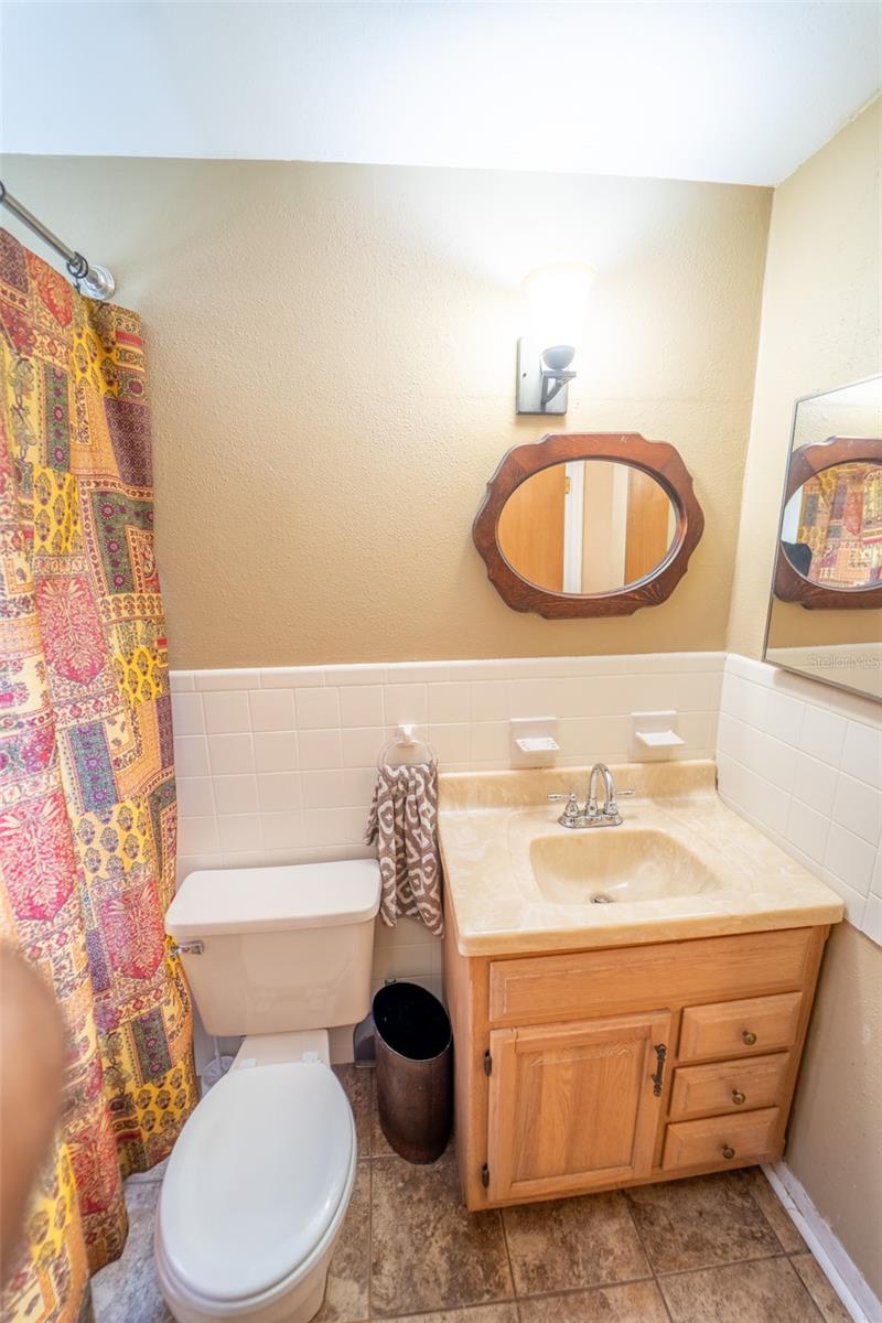 2ND BATHROOM