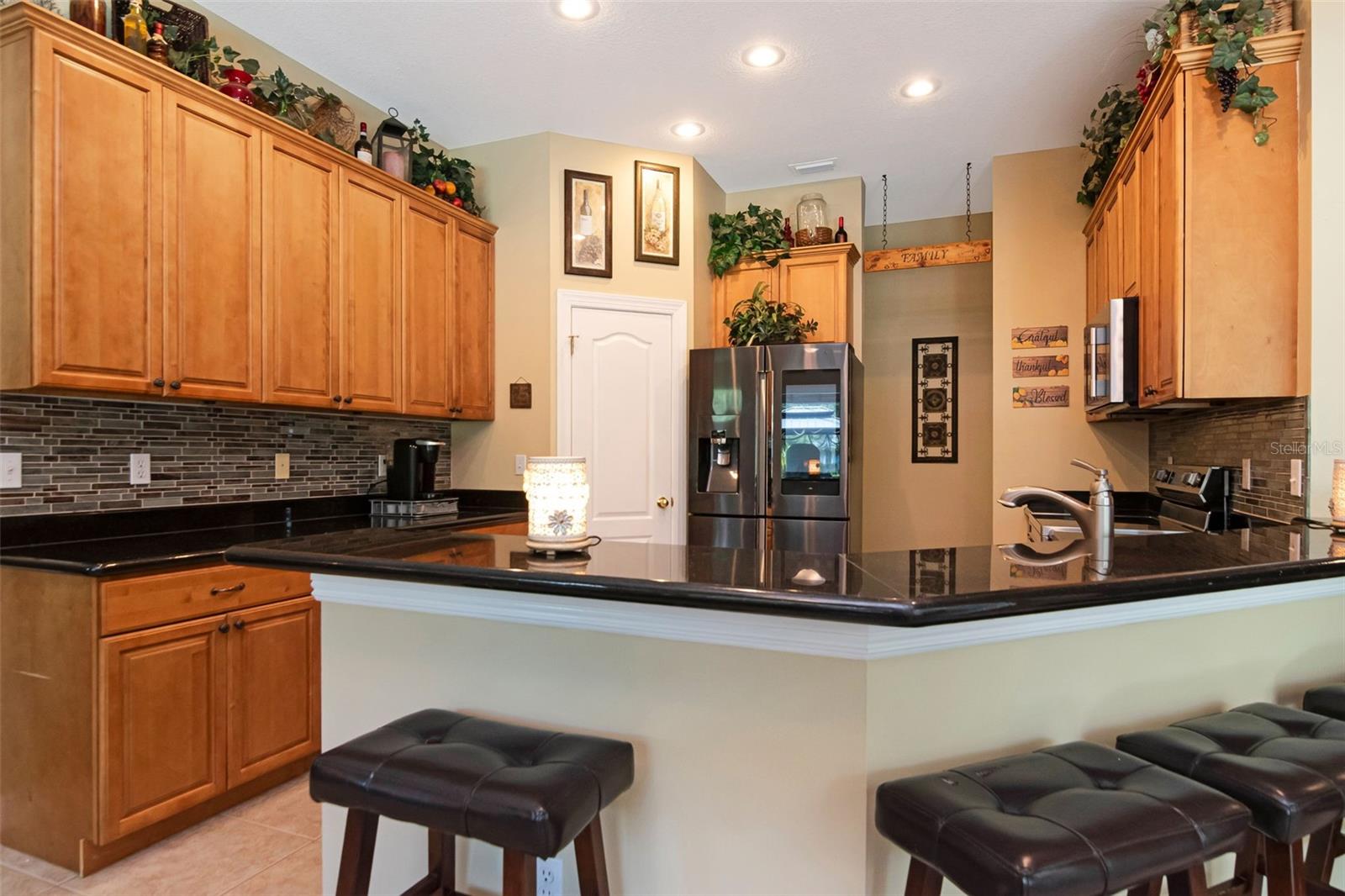 Kitchen / Breakfast Bar
