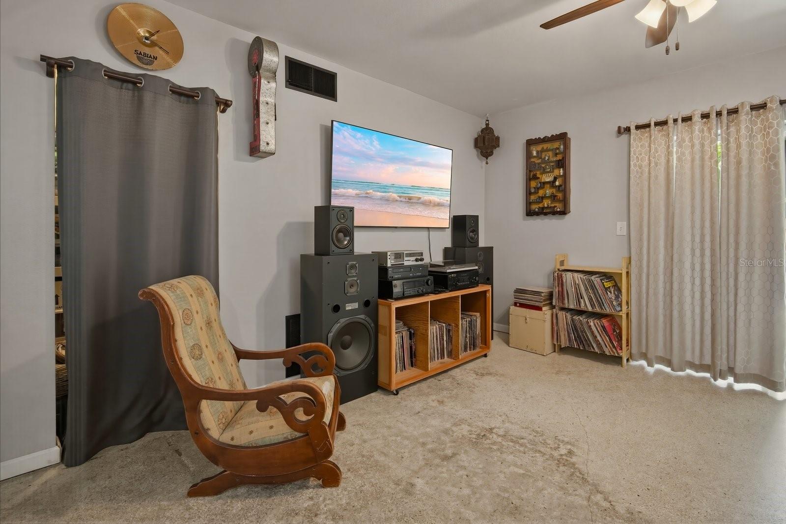 Guest bedroom