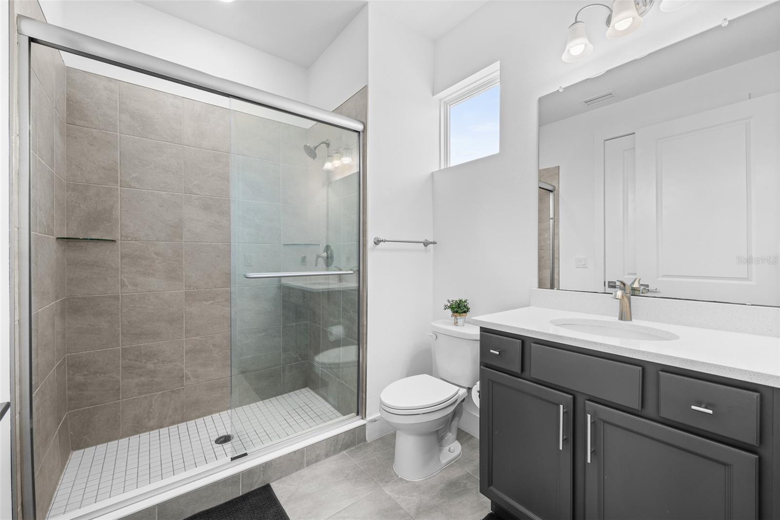 TB8520676