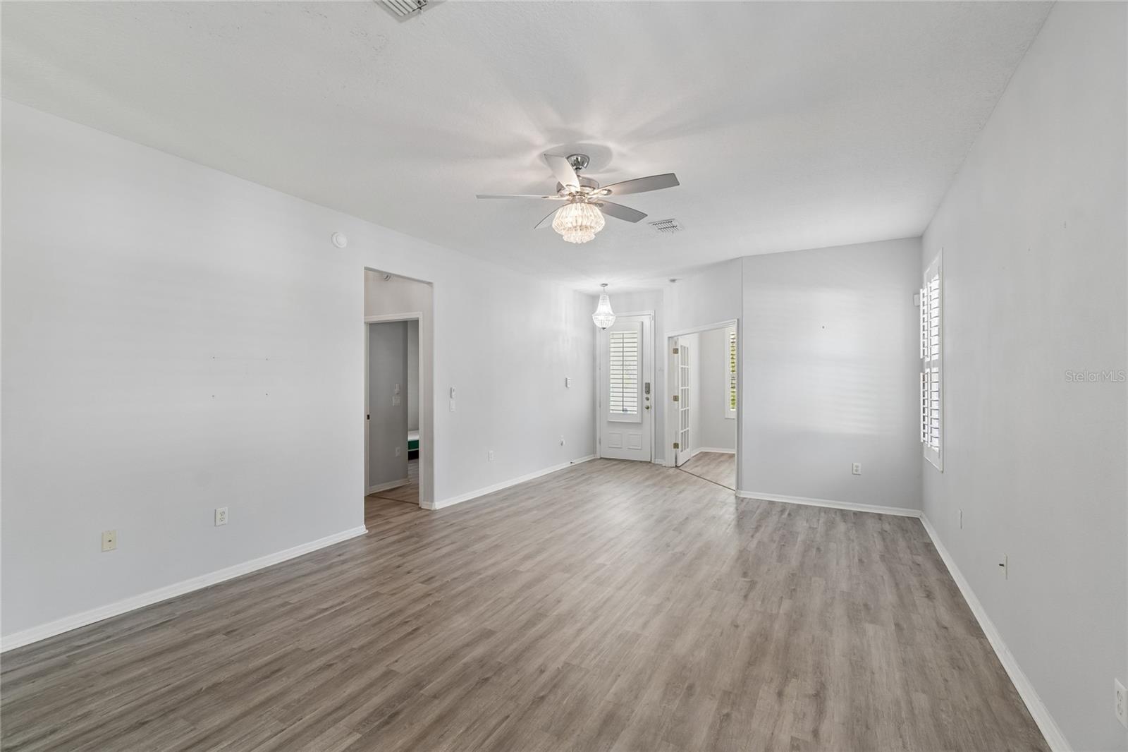 Living room facing the front entrenance
