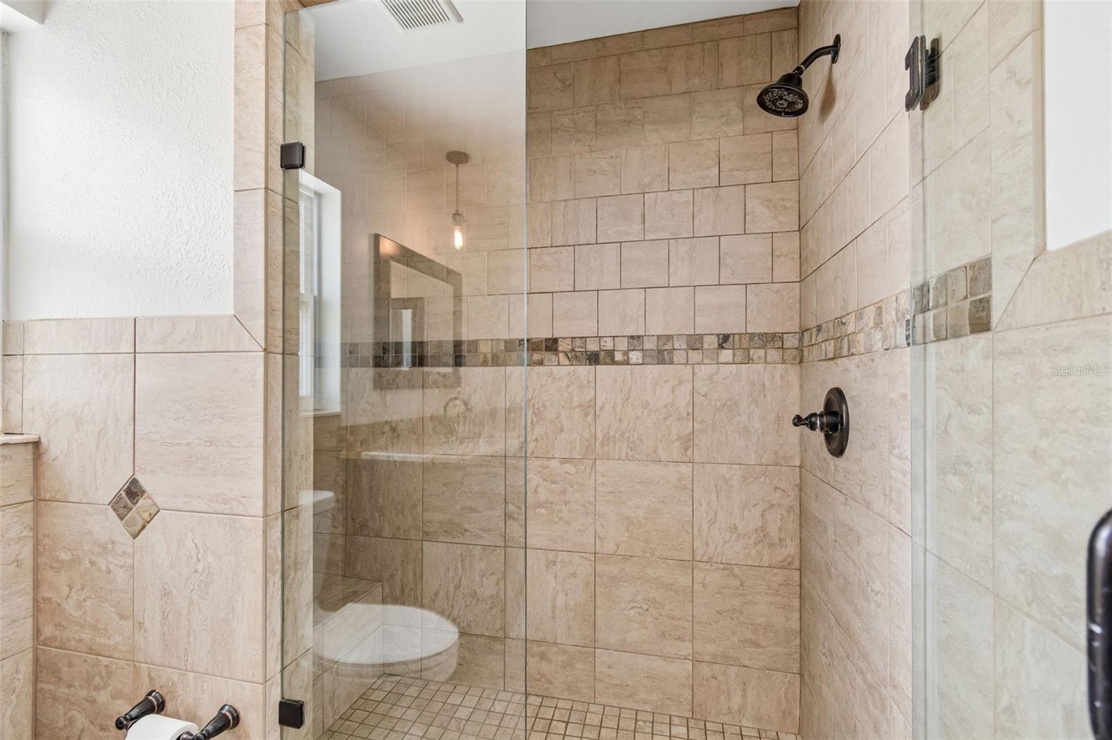 En Suite Bath