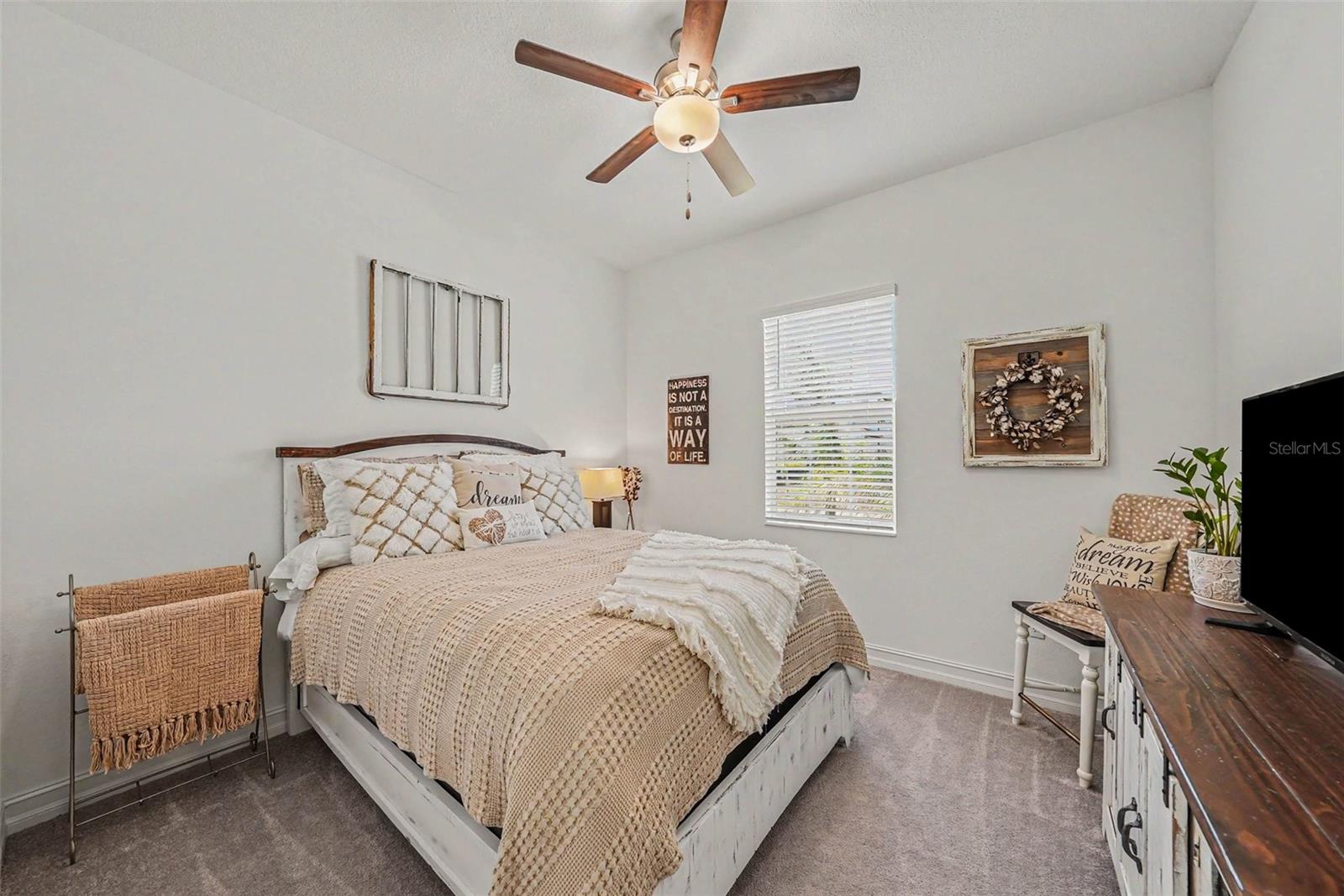 Another oversized guest room!