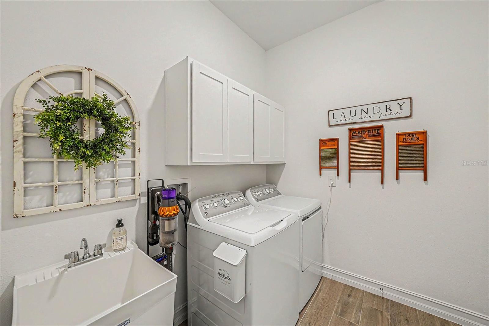Laundry room is complete!