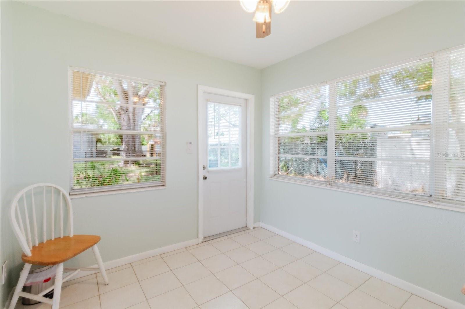 Bonus / Flex Room and door leading to back yard