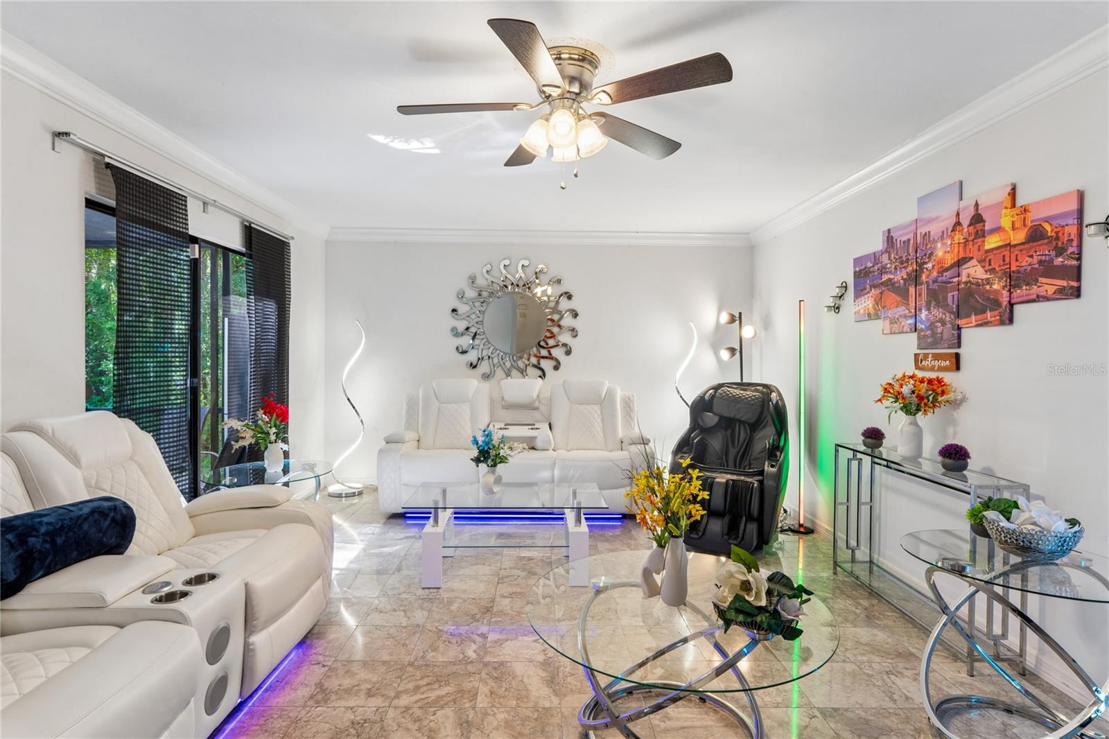 Living Room w/ Ceiling Fan