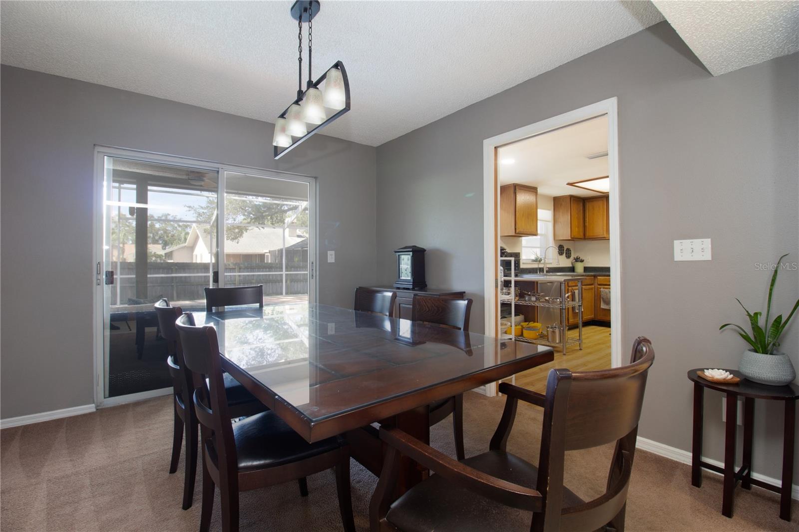 Dining Rm w/Pool Access