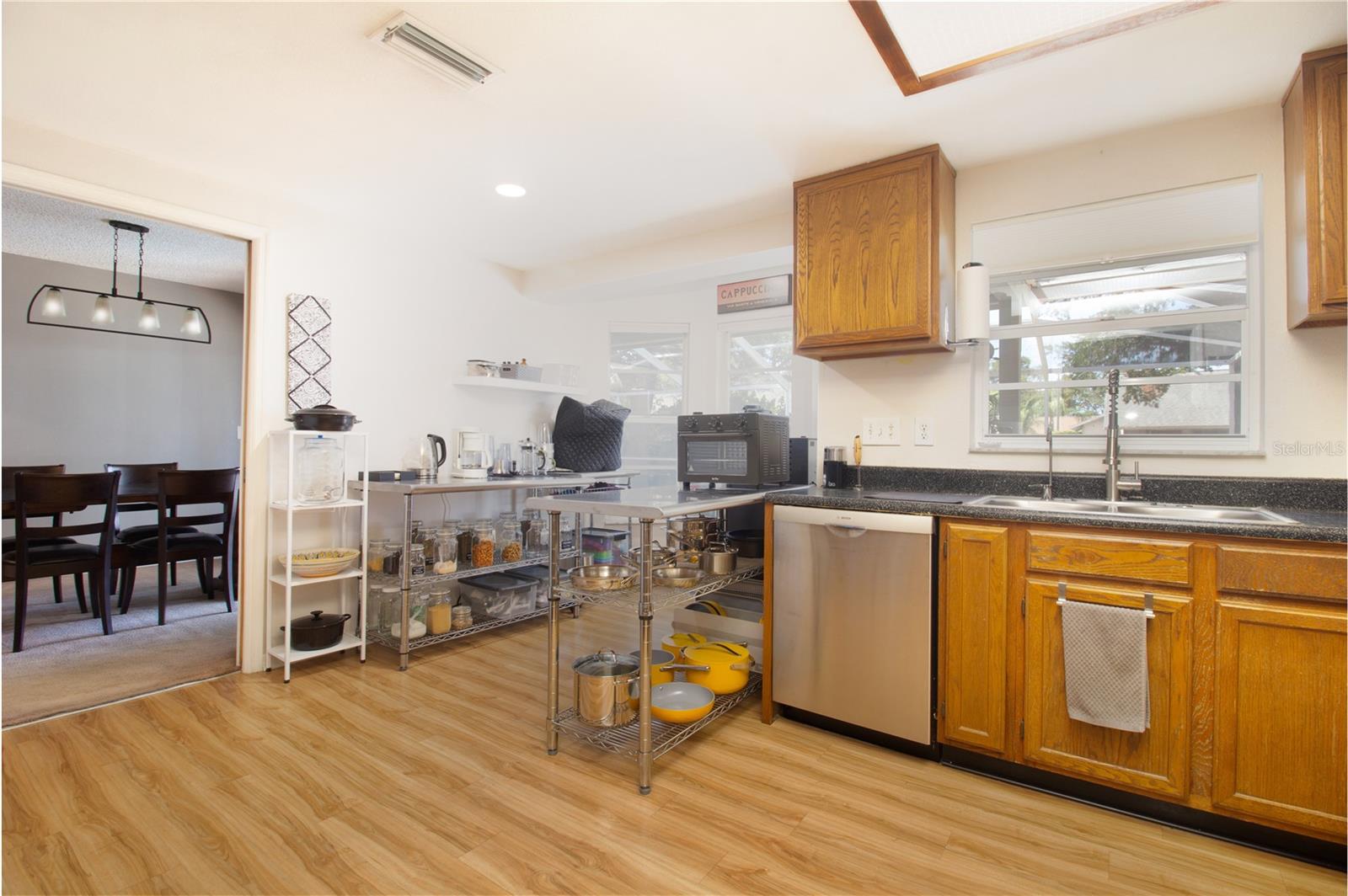 Eat-in Kitchen