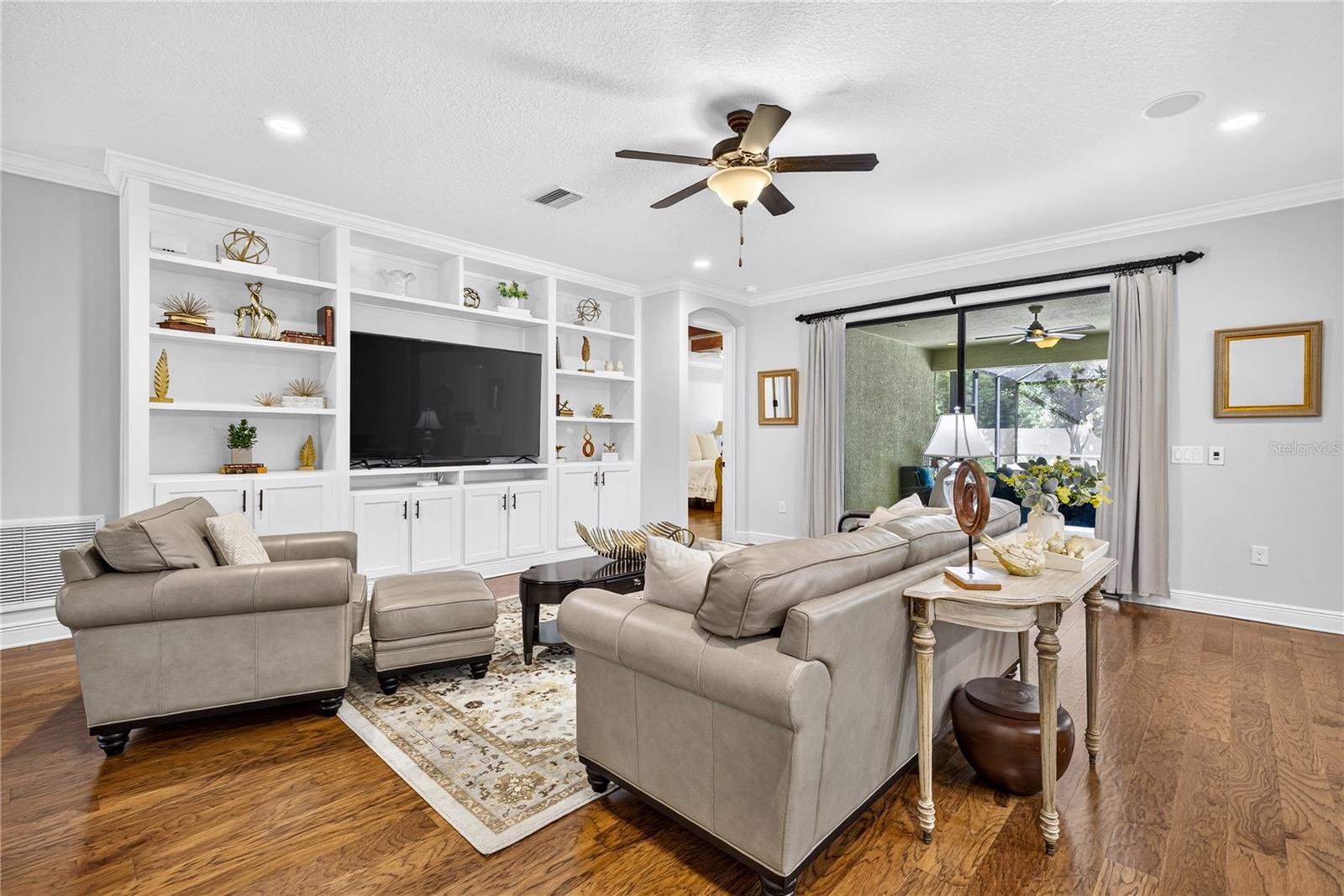 Built in Wall Unit