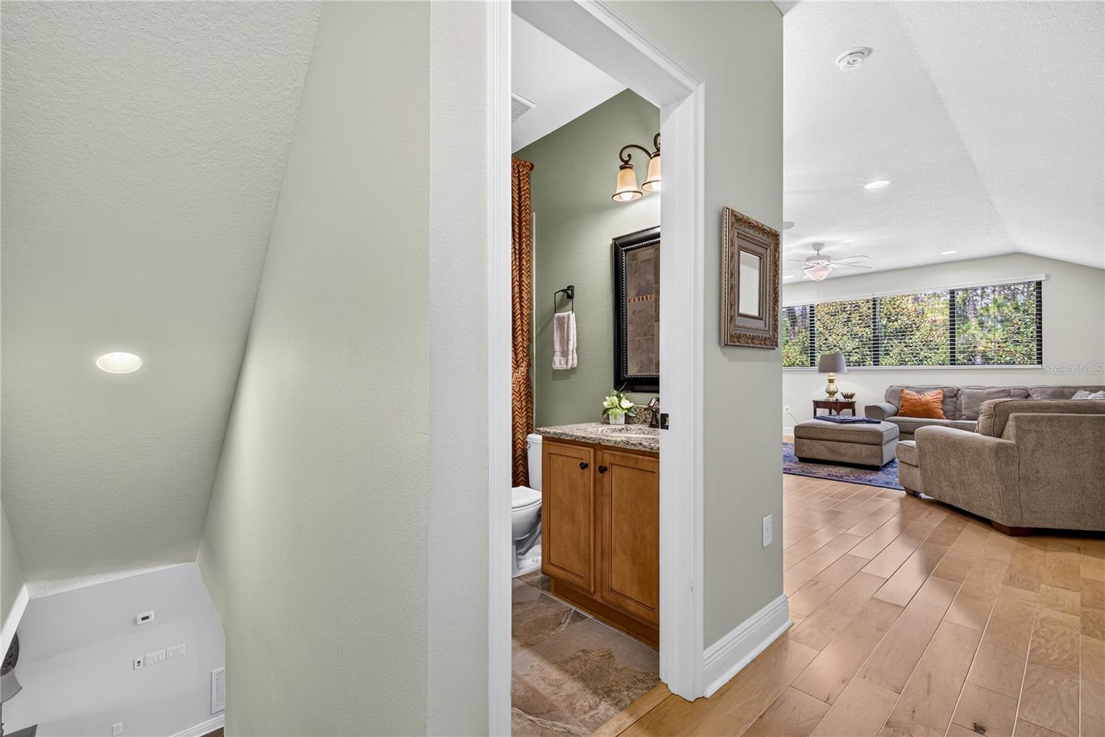 2nd floor loft with full bathroom