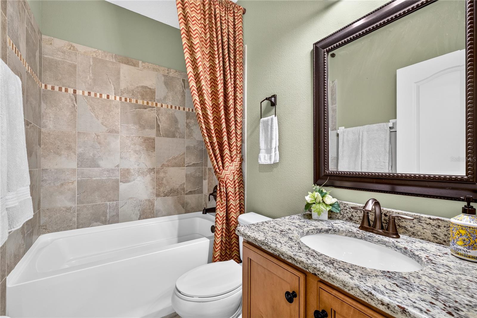 3nd floor full bathroom
