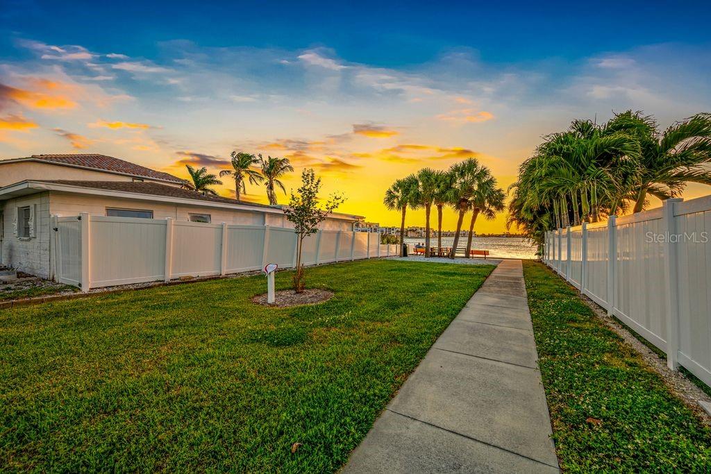 This community has Intracoastal Waterfront Access - Do you love to fish? Dolphin Watch? Enjoy Stunning Sunsets?