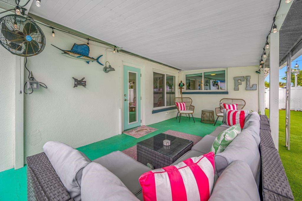 Covered Lanai - Enjoy our Florida weather All Year Round