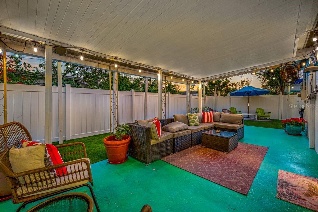 Great space - approximately 26' x 10'