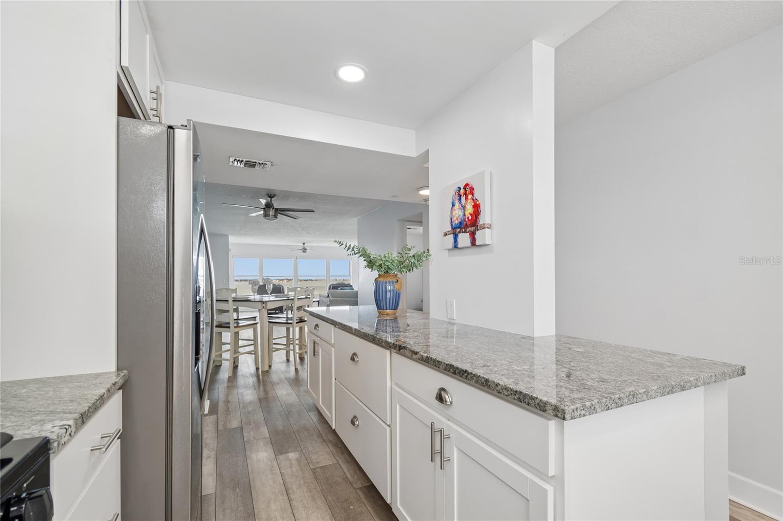 Island separating entry hall