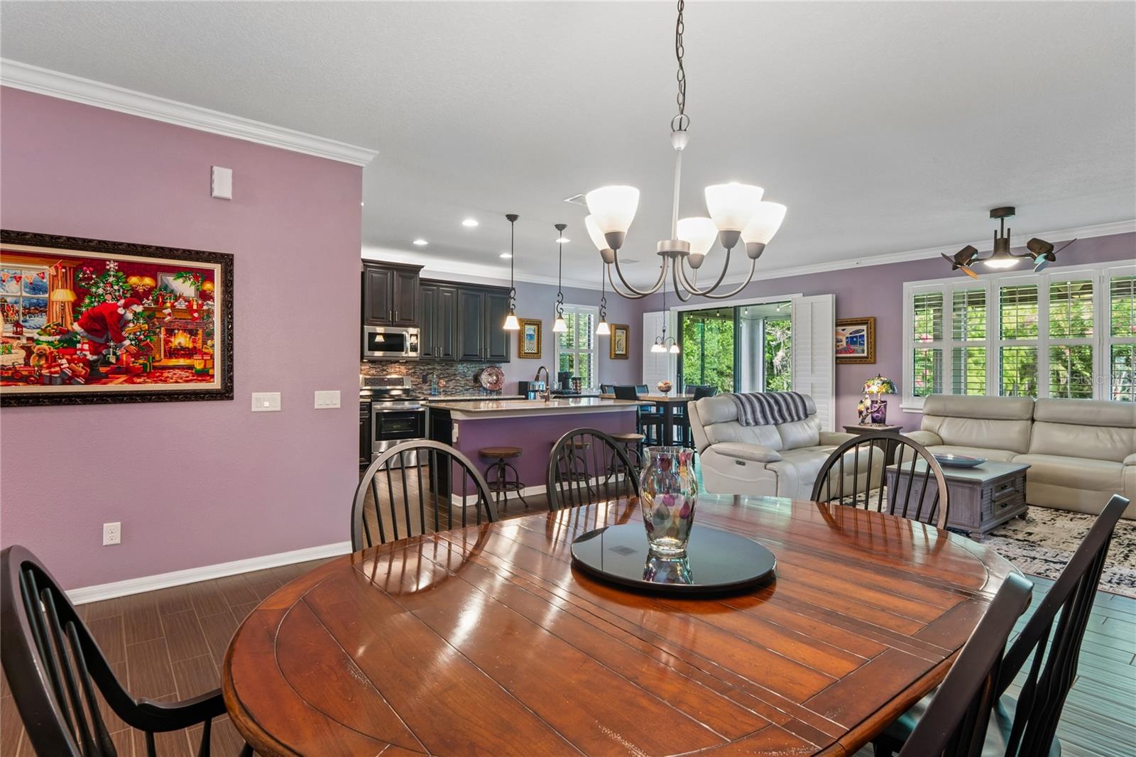 Separate Formal Dining Room Near the Kitchen/Livng Space