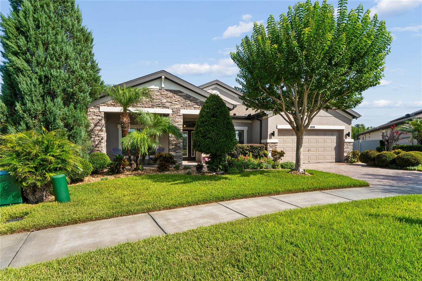 Beautifully Landscaped Front Yard at 21627 Pearl Crescent Ct.