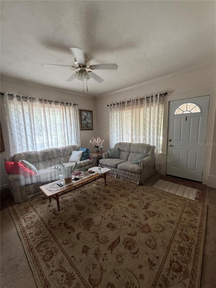 TB8520942