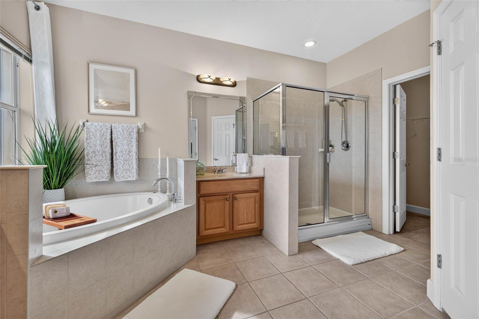 Primary en suite bath