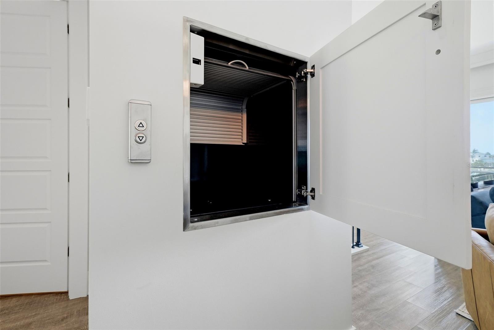 Dumbwaiter