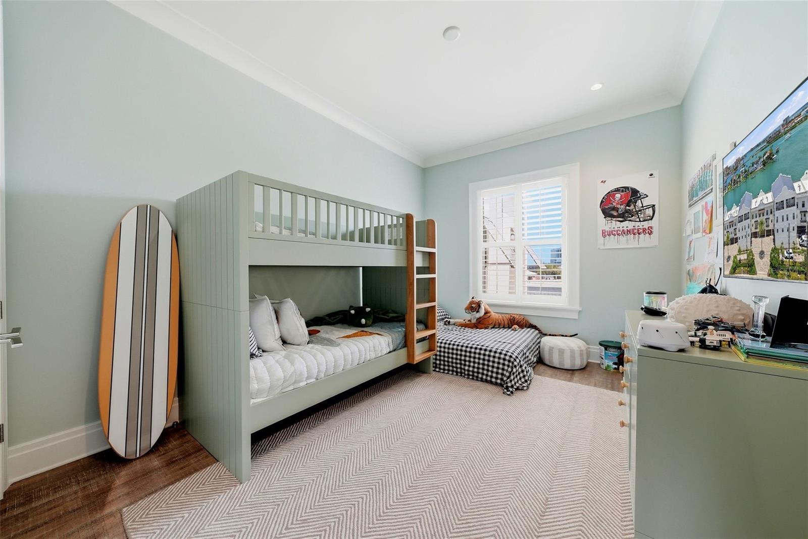 2nd bedroom