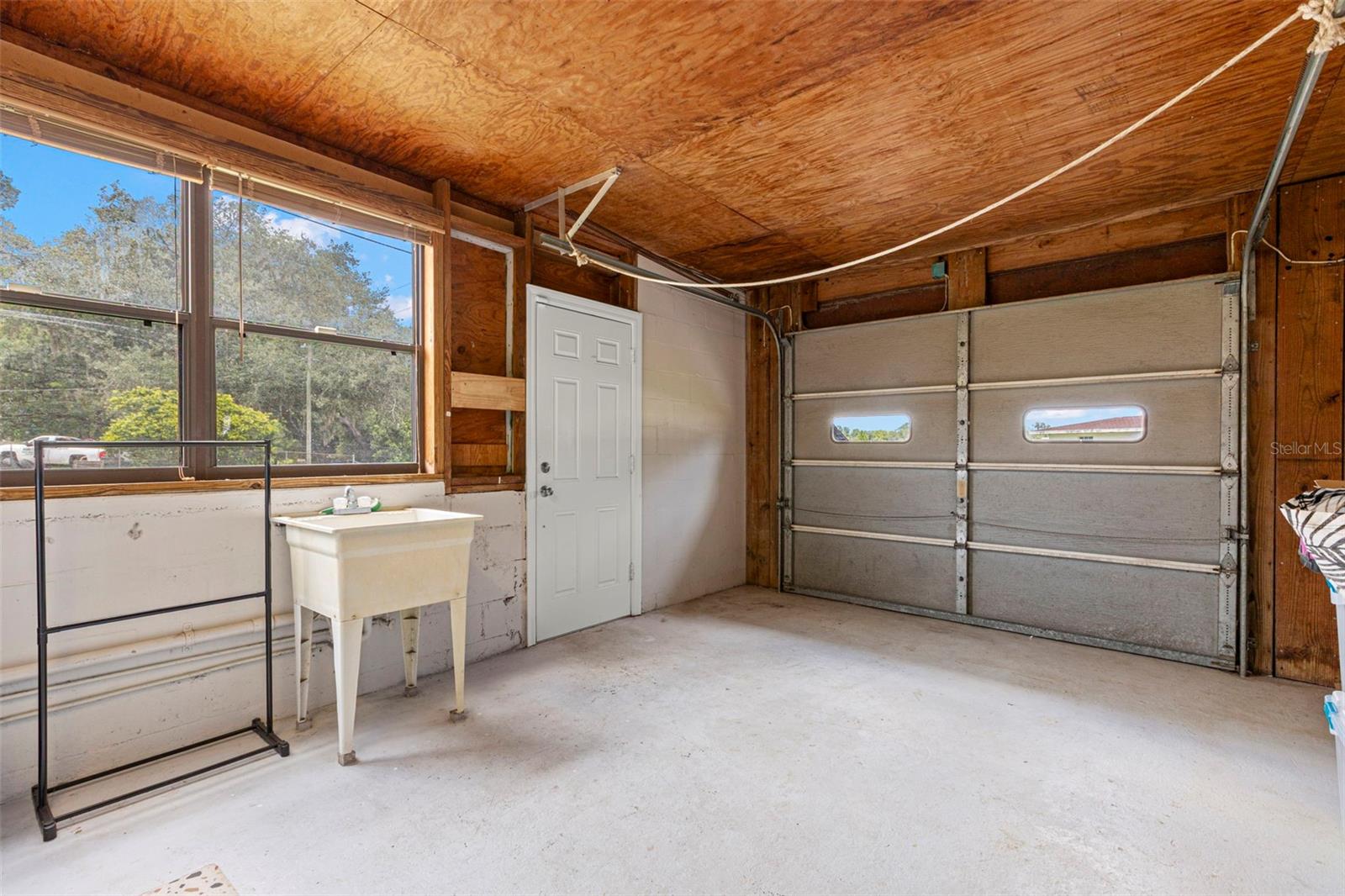 Attached 1 car garage