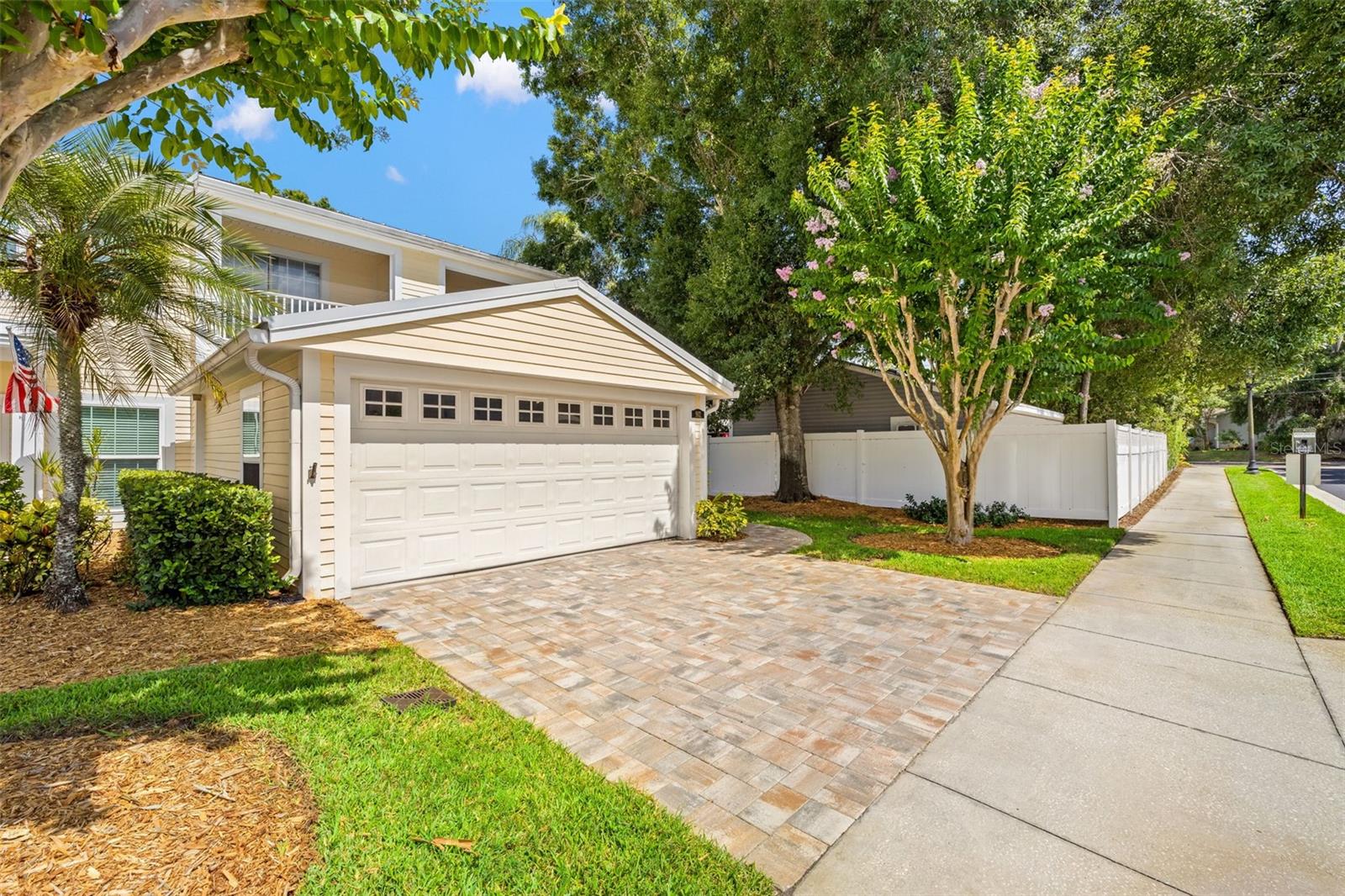 TB8521049