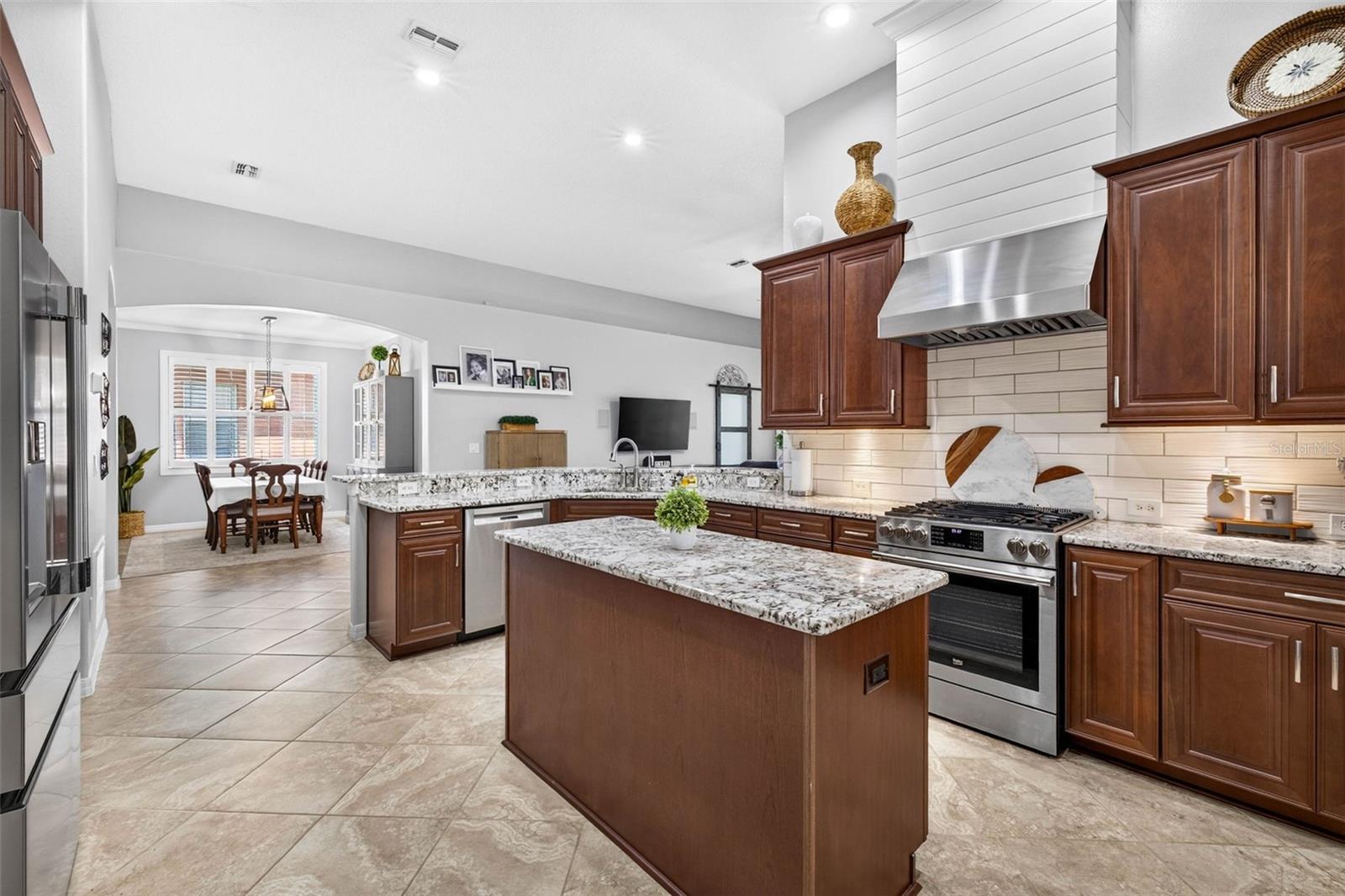 Upgraded Stainless Steel Appliances