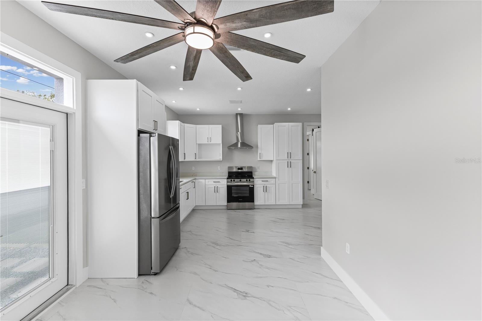 Dining Room & Kitchen