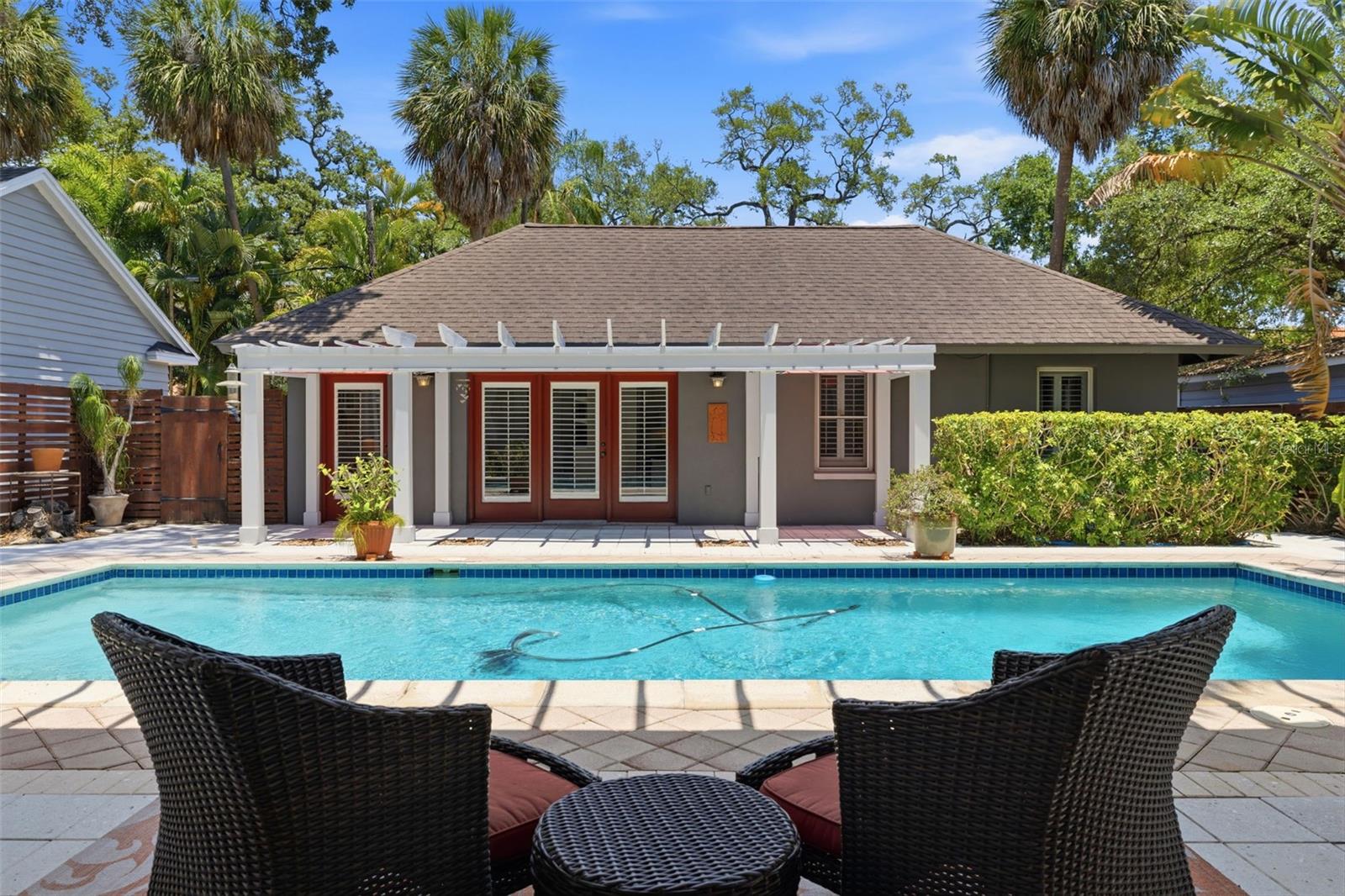 Rear Covered Porch w/view of Pool & Casita