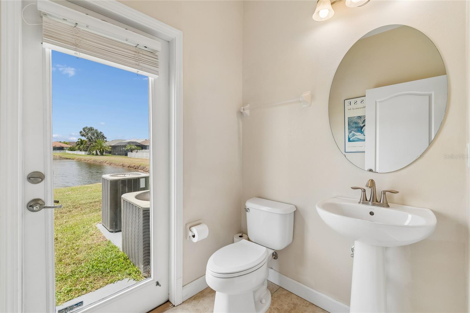 1/2 bathroom