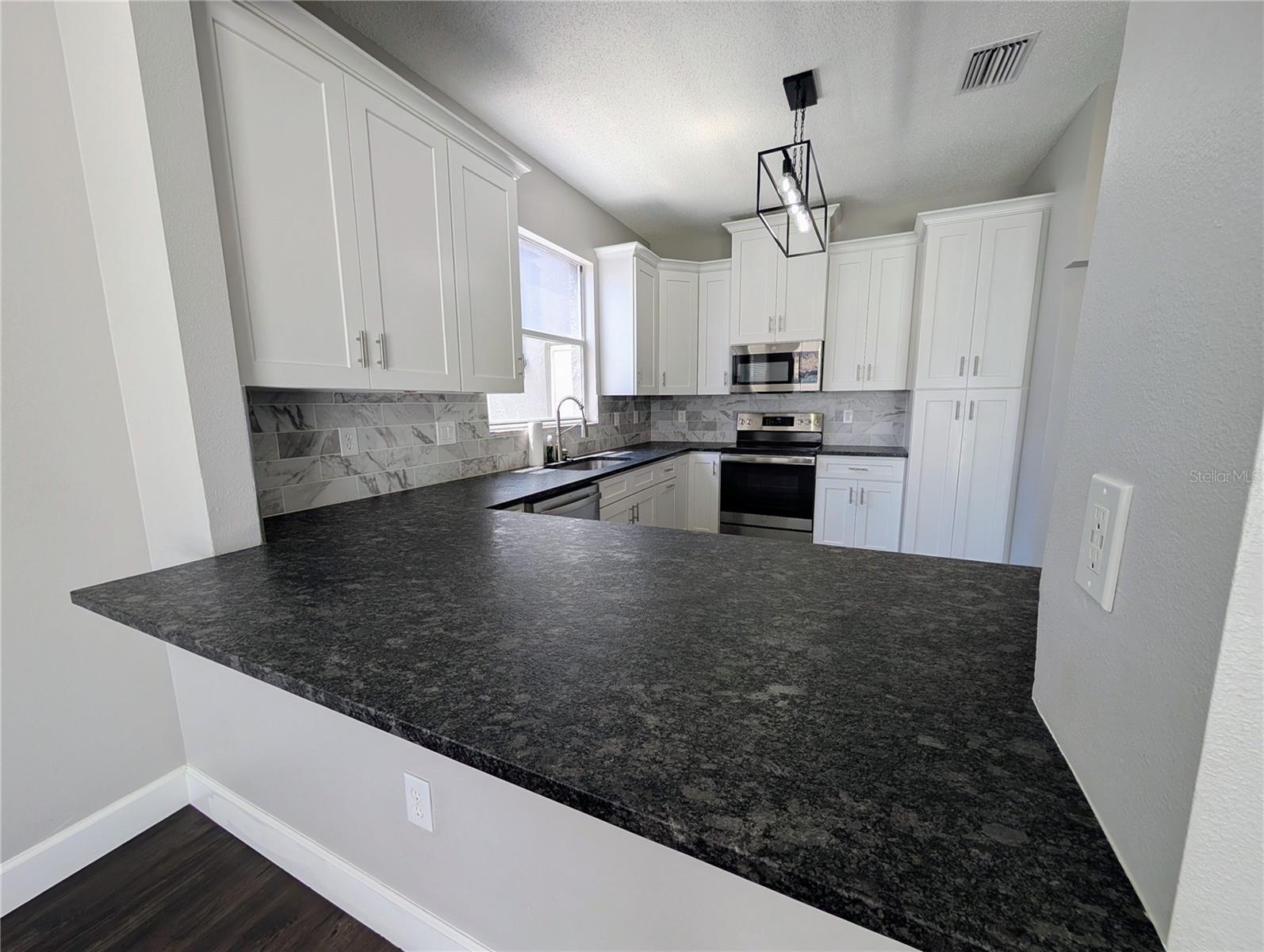 Breakfast Bar/Kitchen