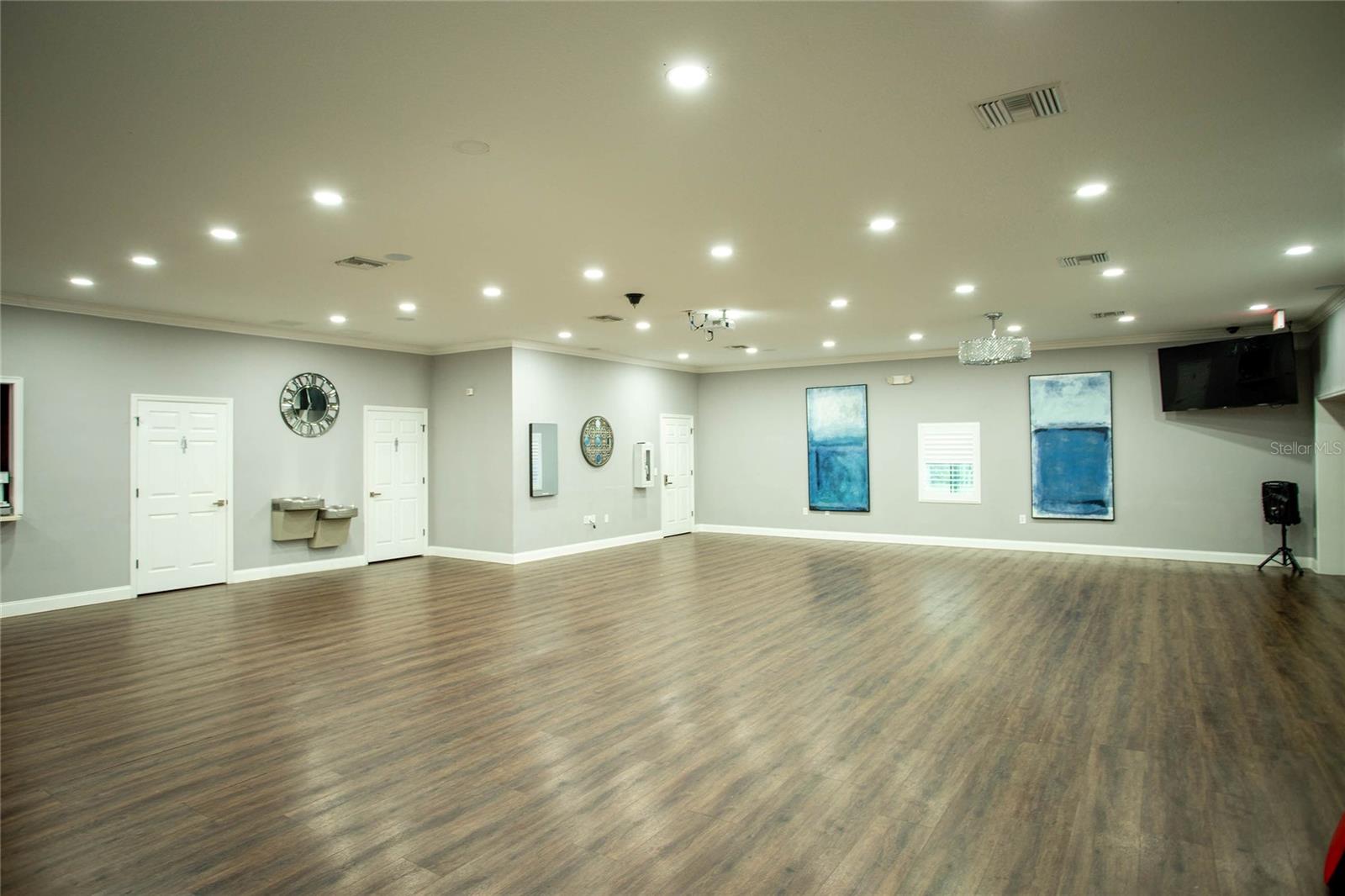 Amenity: Clubhouse