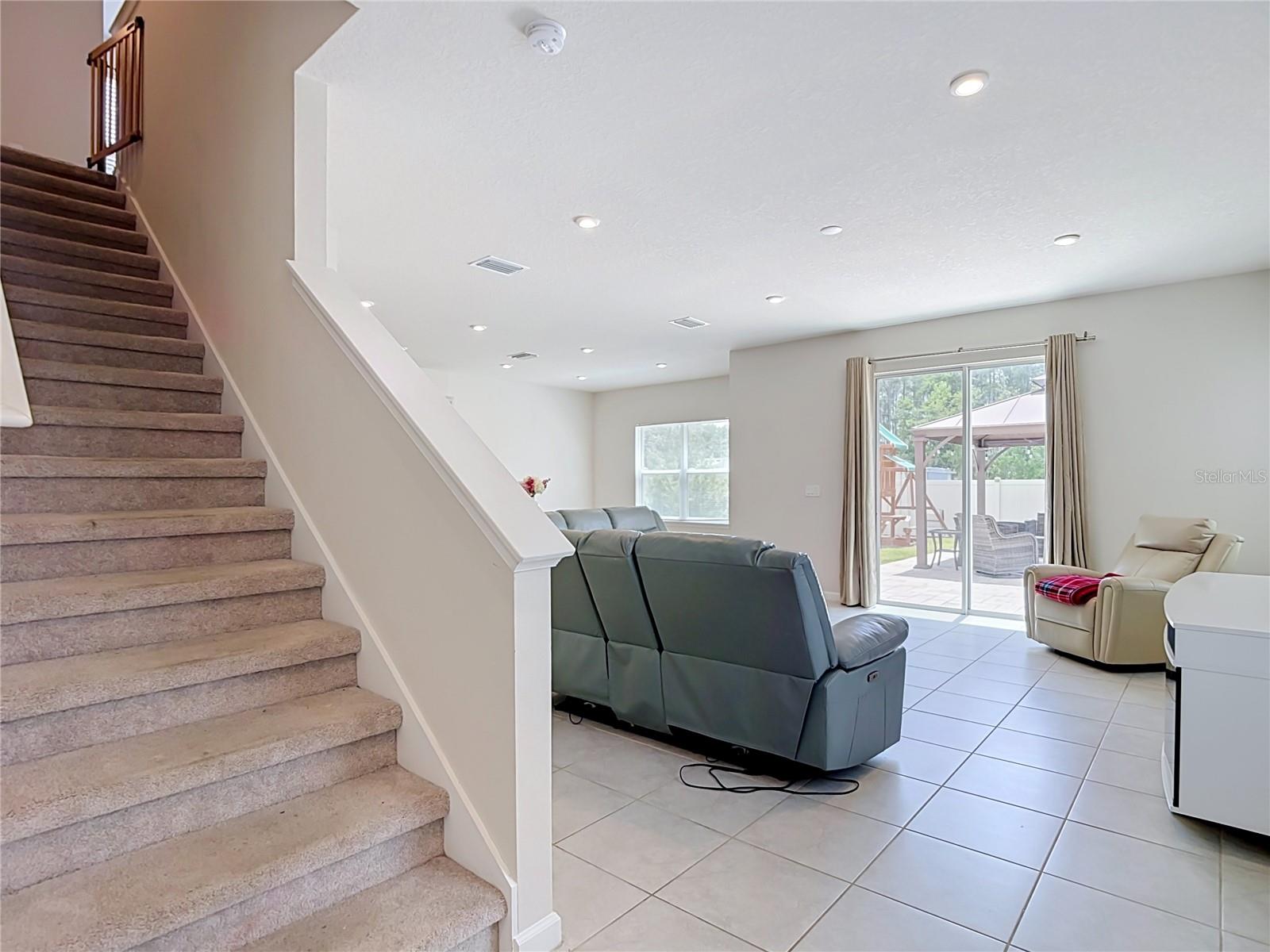 TB8521150