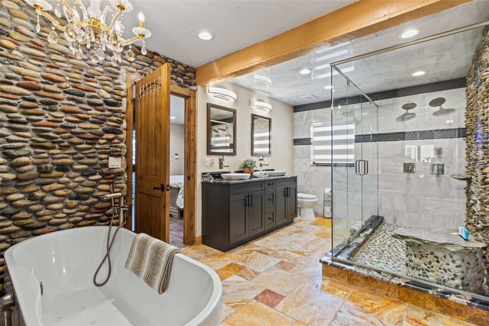 Jack and Jill Bath in between Bed 2 and 3