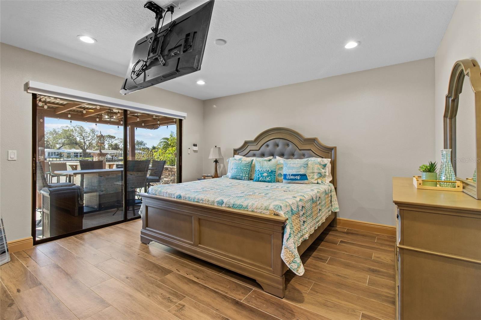 3rd Bedroom off Pool