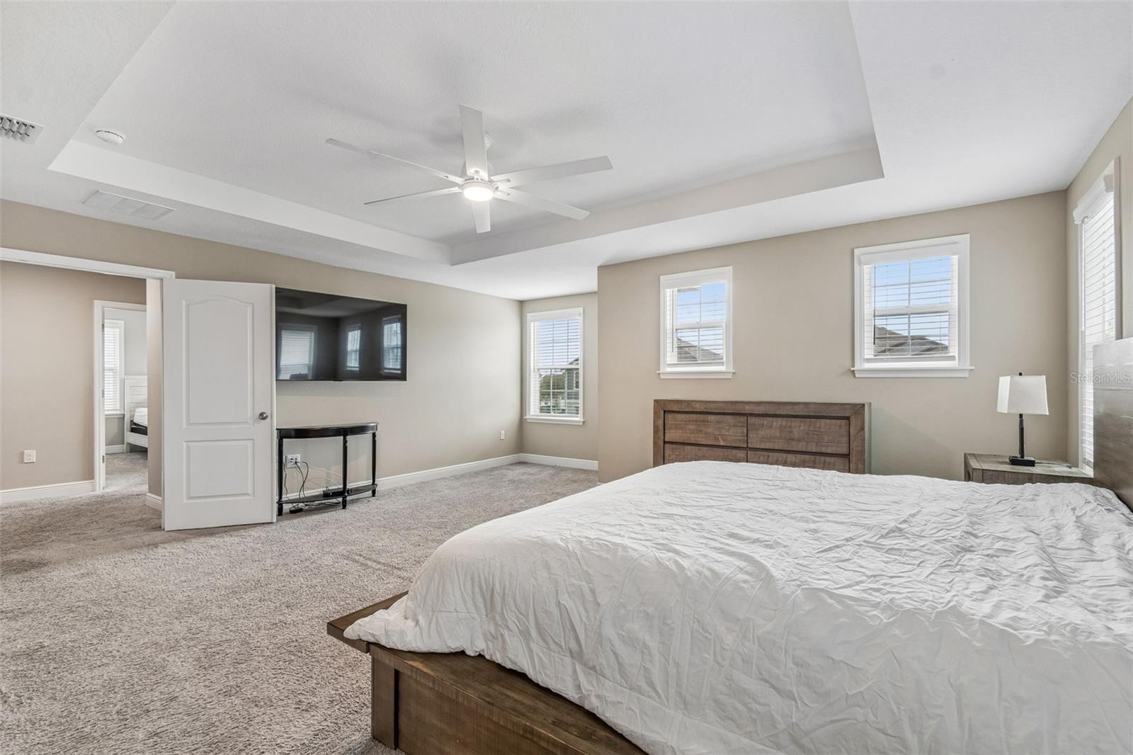 Owner Suite - Huge