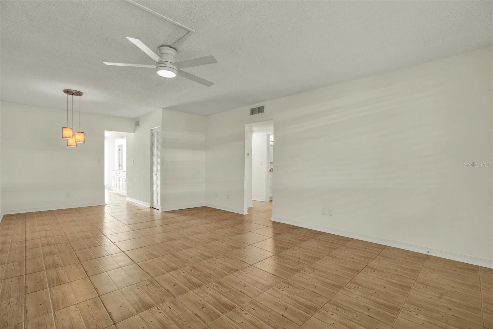 Living / Dining Area