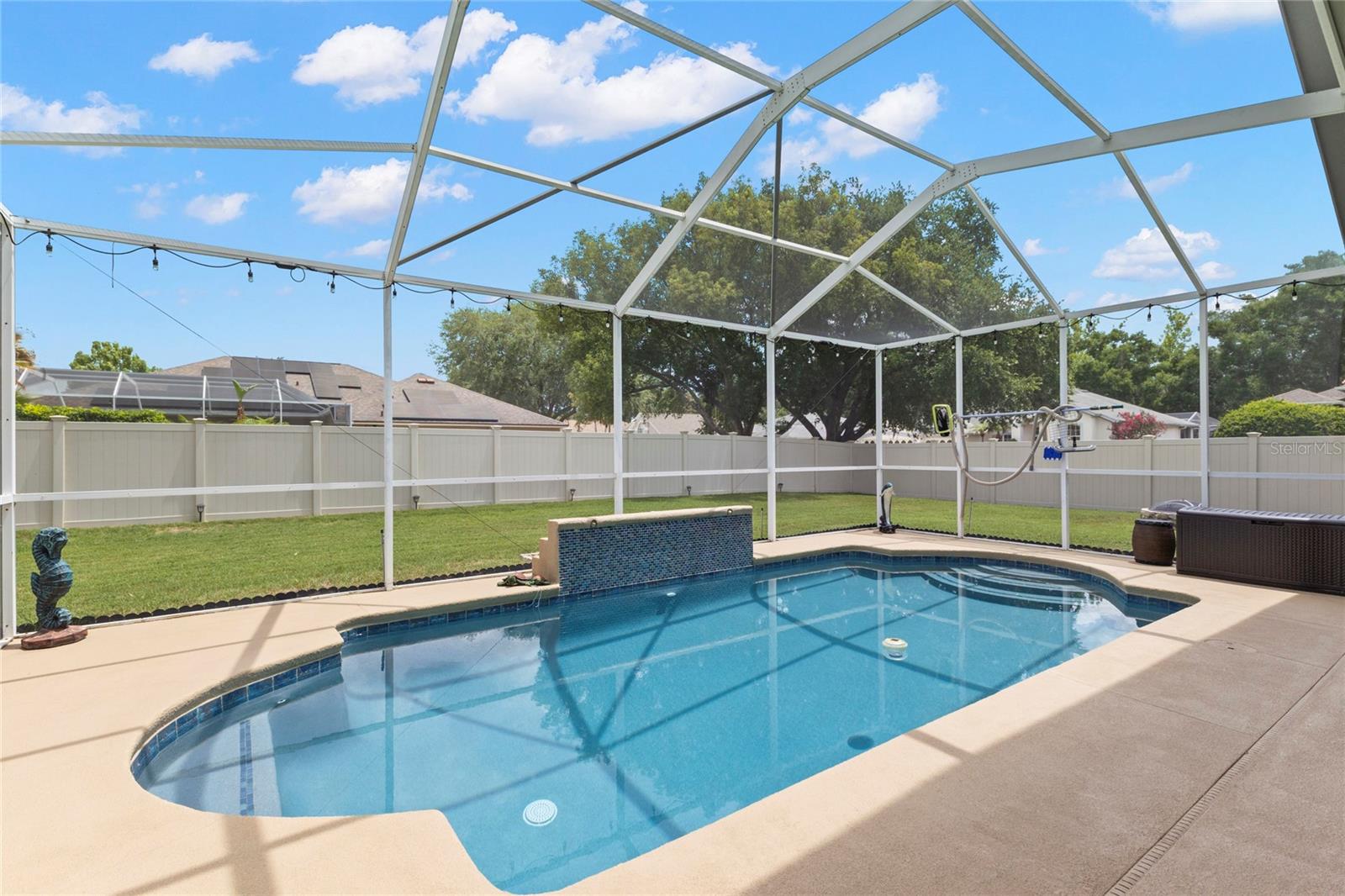 TB8521292