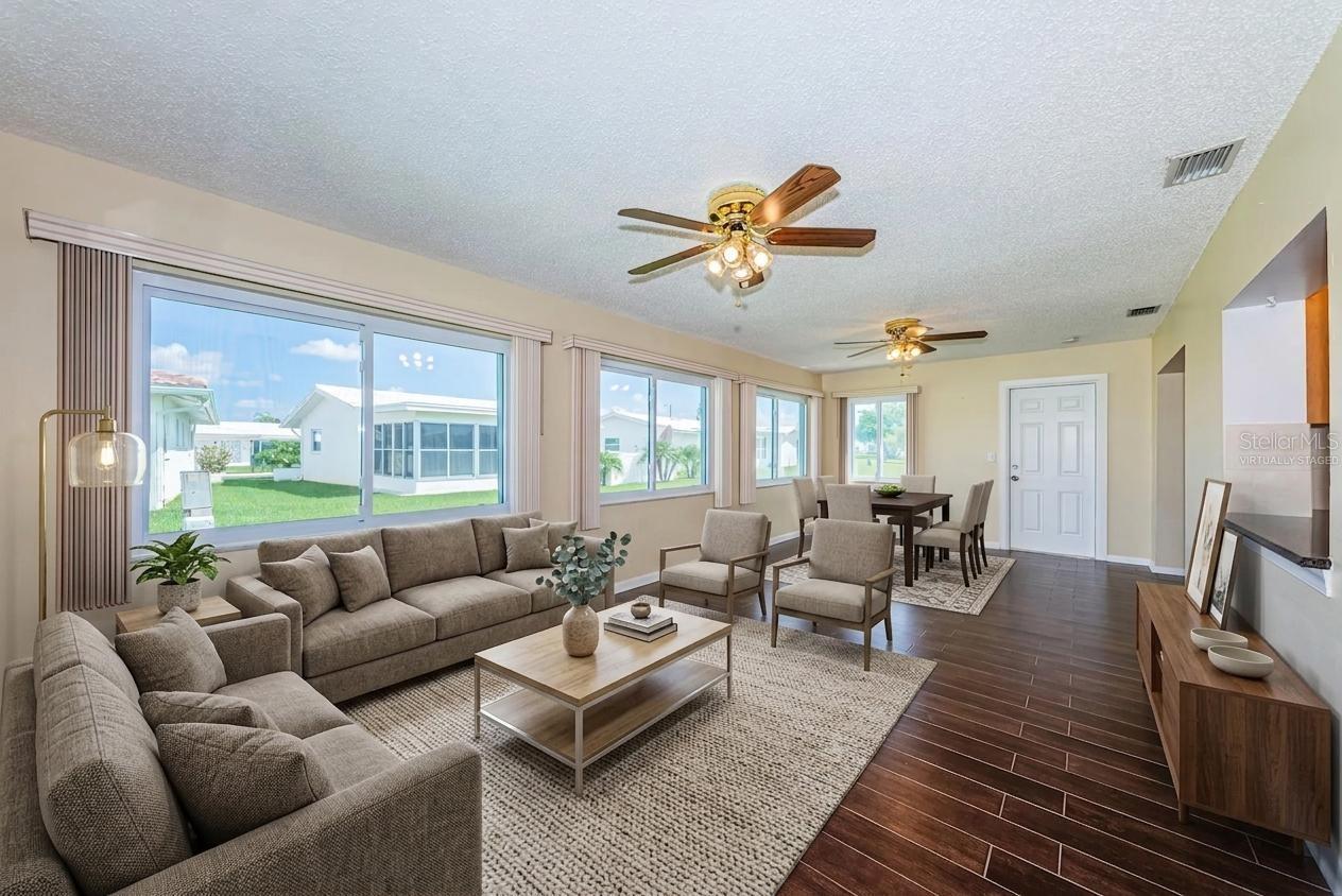 Florida room - virtually staged
