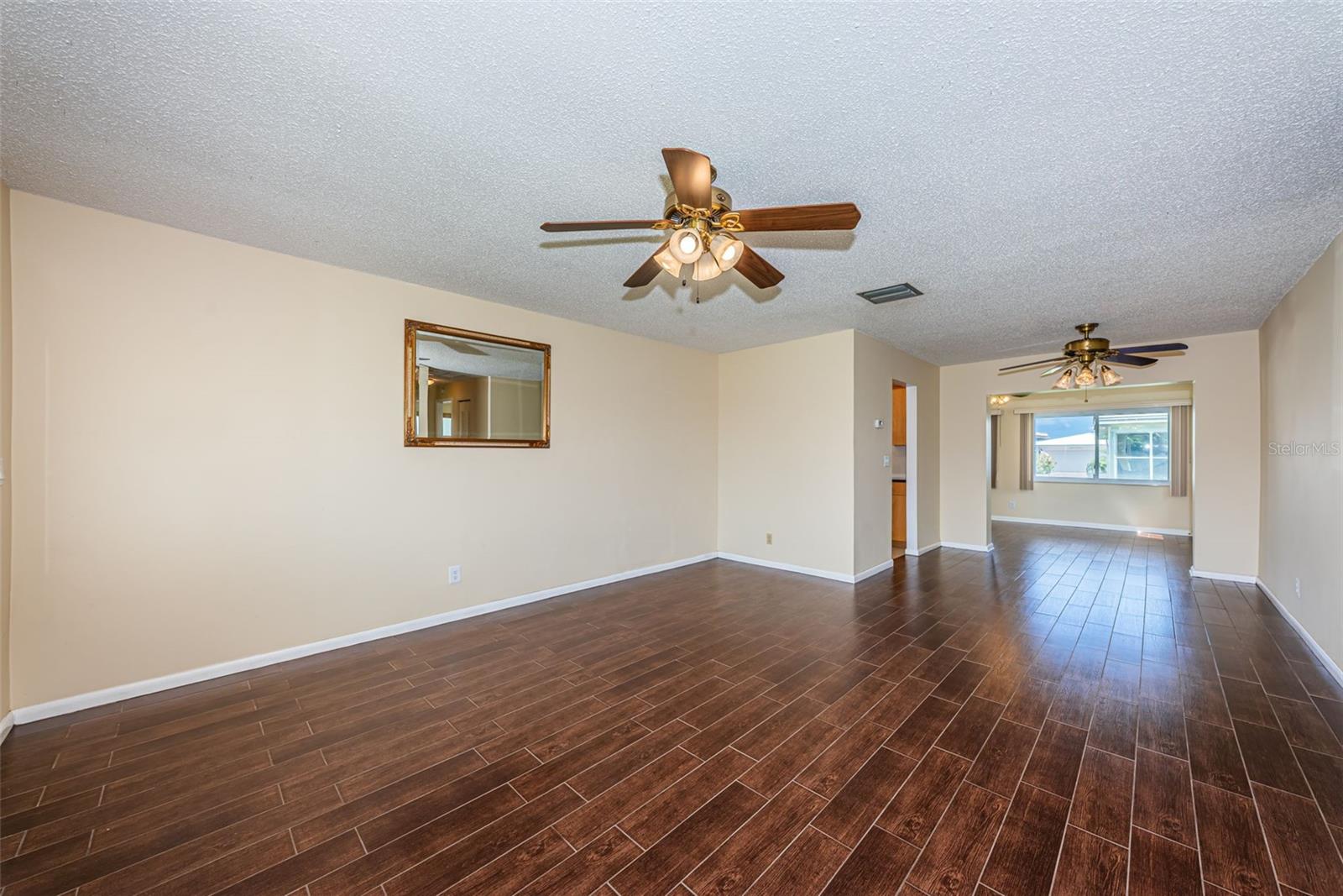Living dining area
