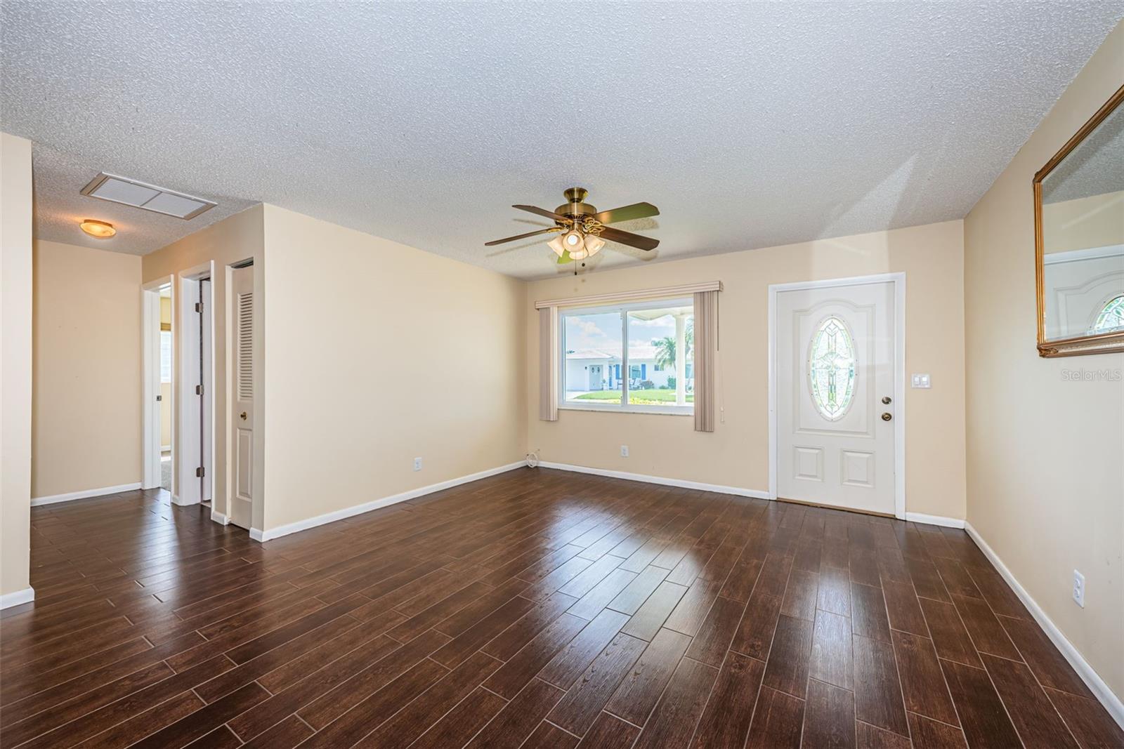 Living dining area