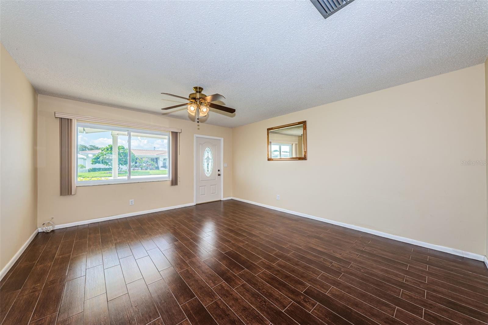 Living dining area